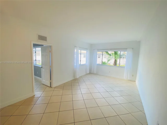 1185 Marseille Dr # 205, Miami Beach FL 33141