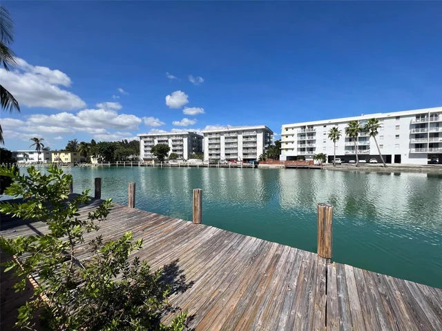 1185 Marseille Dr # 205, Miami Beach FL 33141
