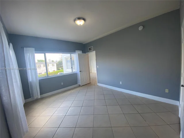 1185 Marseille Dr # 205, Miami Beach FL 33141