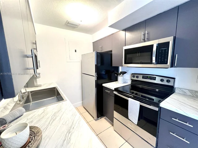 1185 Marseille Dr # 205, Miami Beach FL 33141