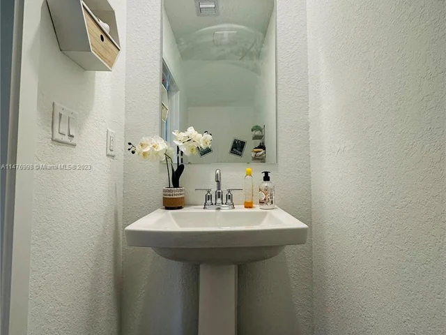 484 NE 4th Ter # 484, Florida City FL 33034