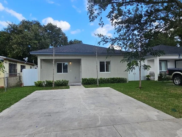 2913 NW 56th St, Miami FL 33142