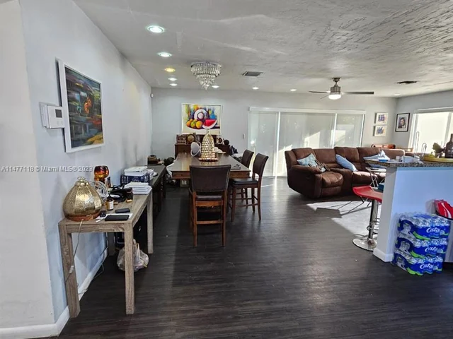 920 NW 200th St, Miami Gardens FL 33169