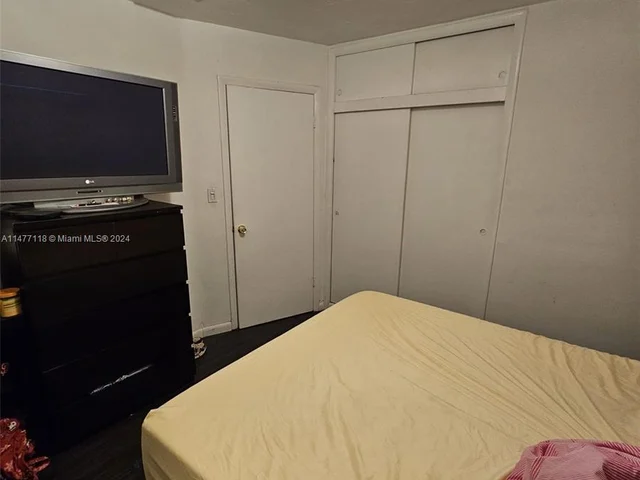 920 NW 200th St, Miami Gardens FL 33169