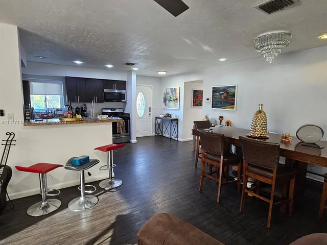 920 NW 200th St, Miami Gardens FL 33169