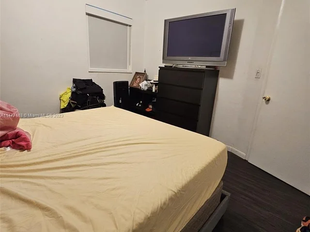 920 NW 200th St, Miami Gardens FL 33169