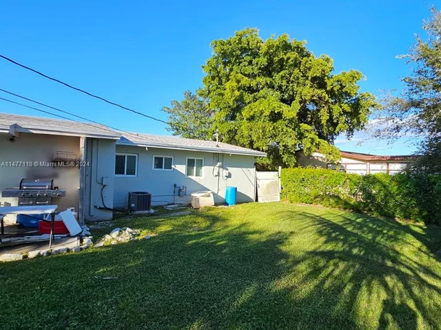 920 NW 200th St, Miami Gardens FL 33169