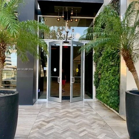 3470 E Coast Ave # H0708, Miami FL 33137