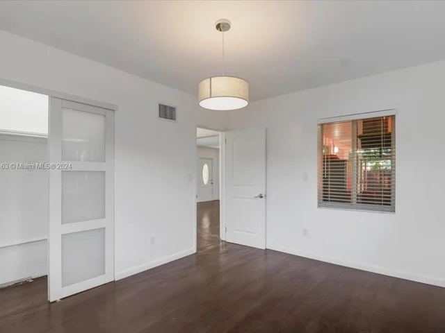 529 NE 14th PL, Fort Lauderdale FL 33304