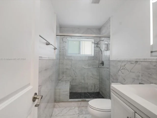 529 NE 14th PL, Fort Lauderdale FL 33304