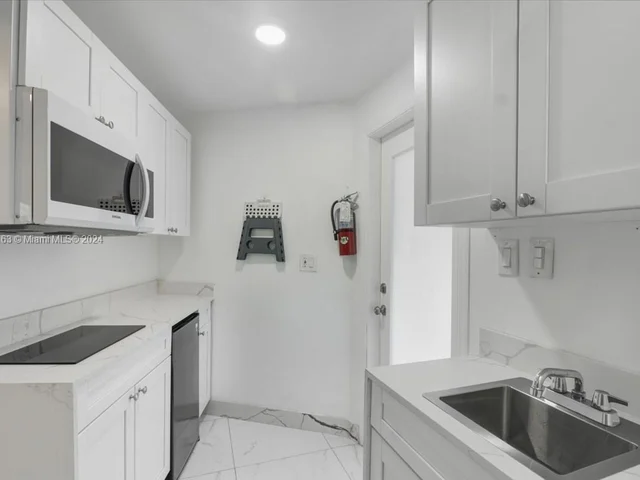 529 NE 14th PL, Fort Lauderdale FL 33304