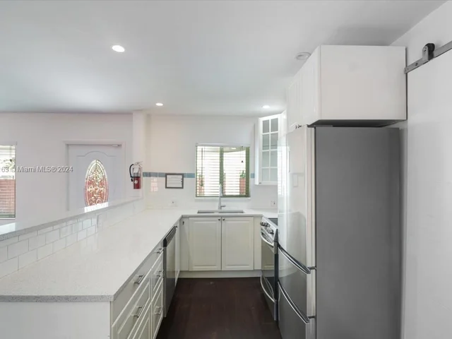 529 NE 14th PL, Fort Lauderdale FL 33304