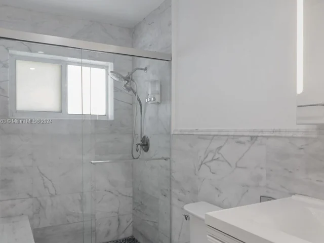 529 NE 14th PL, Fort Lauderdale FL 33304