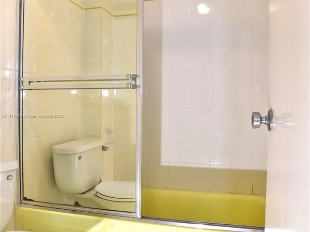 7135 Collins Ave # 501, Miami Beach FL 33141