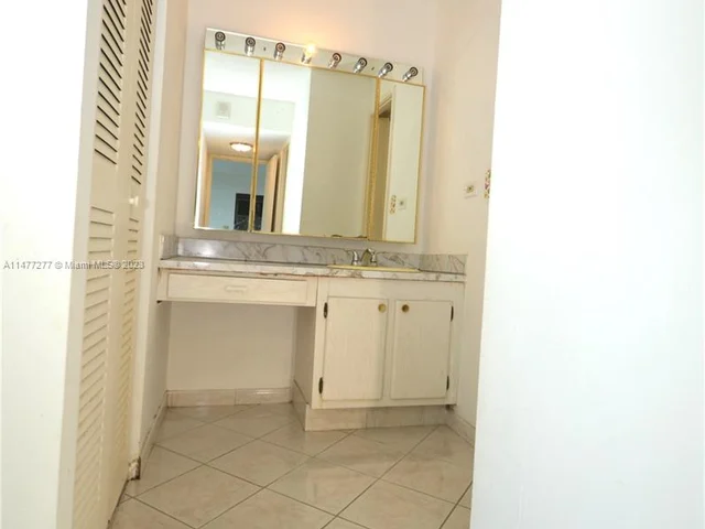 7135 Collins Ave # 501, Miami Beach FL 33141