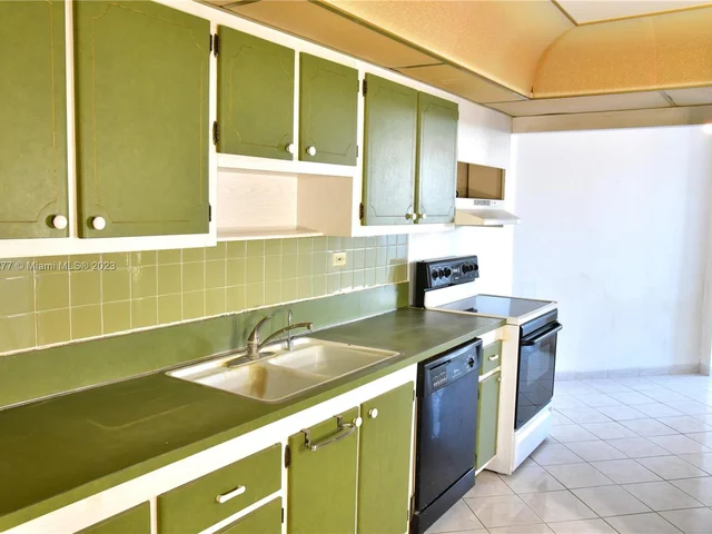 7135 Collins Ave # 501, Miami Beach FL 33141