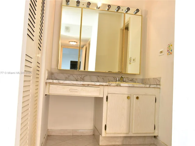 7135 Collins Ave # 501, Miami Beach FL 33141