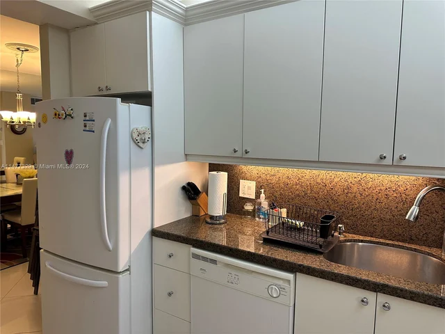 1950 S Ocean Dr # 7A, Hallandale Beach FL 33009