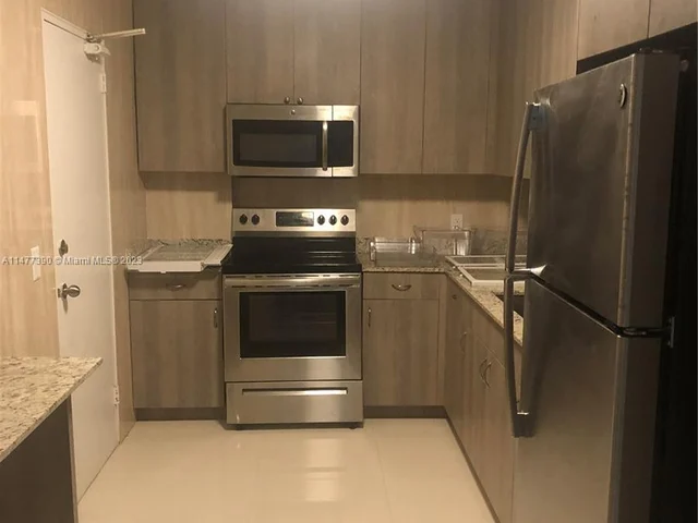 10185 Collins Ave # 1421, Bal Harbour FL 33154