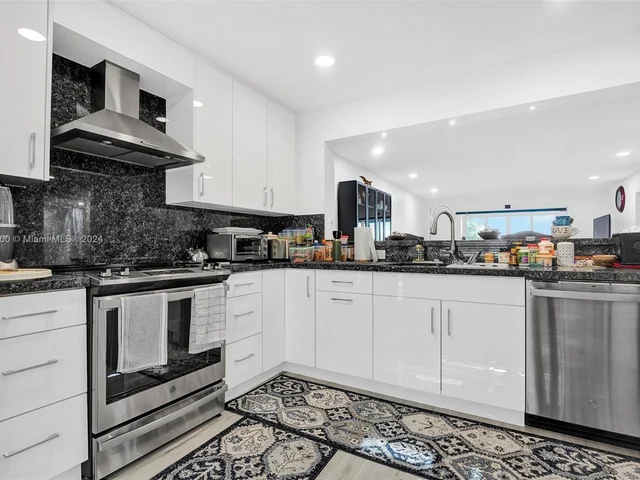 13055 SW 15th Ct # 408S, Pembroke Pines FL 33027