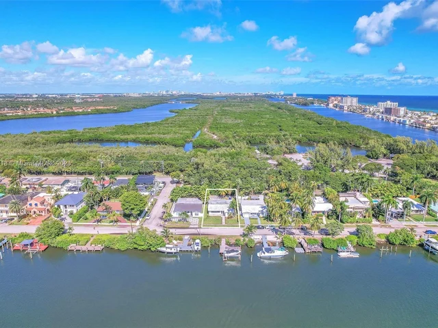 755 N Northlake Dr, Hollywood FL 33019