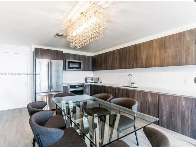 2960 NE 207th St # 812, Aventura FL 33180