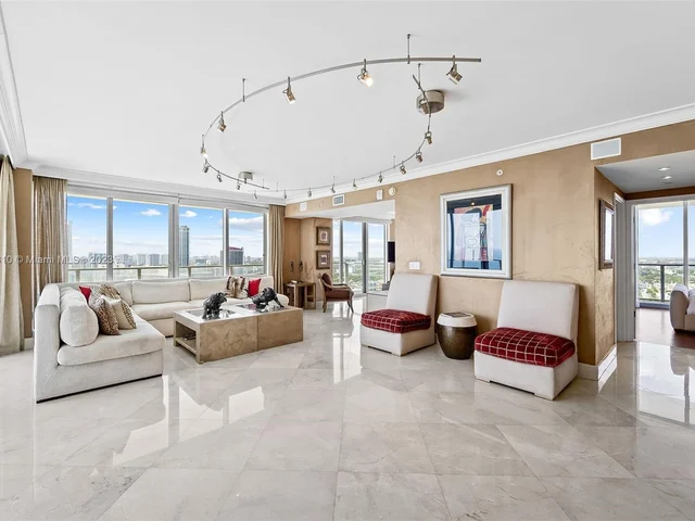 3101 S Ocean Dr # 2702, Hollywood FL 33019