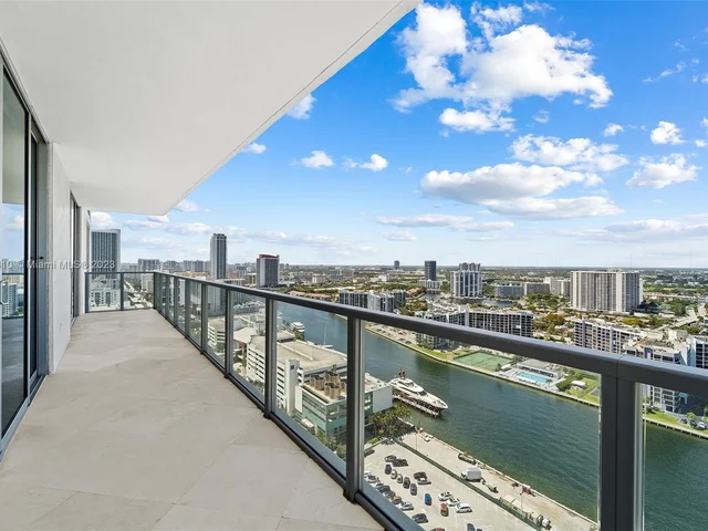 3101 S Ocean Dr # 2702, Hollywood FL 33019