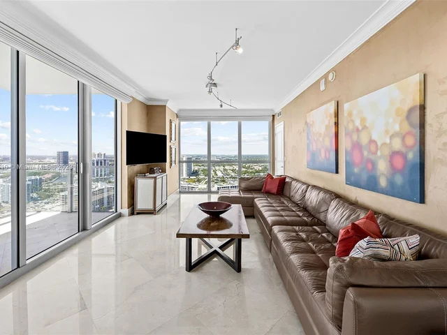 3101 S Ocean Dr # 2702, Hollywood FL 33019