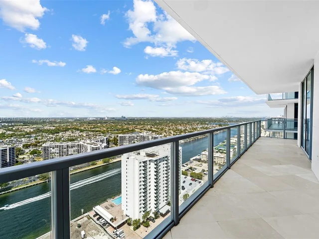 3101 S Ocean Dr # 2702, Hollywood FL 33019