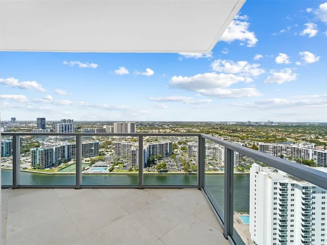 3101 S Ocean Dr # 2702, Hollywood FL 33019