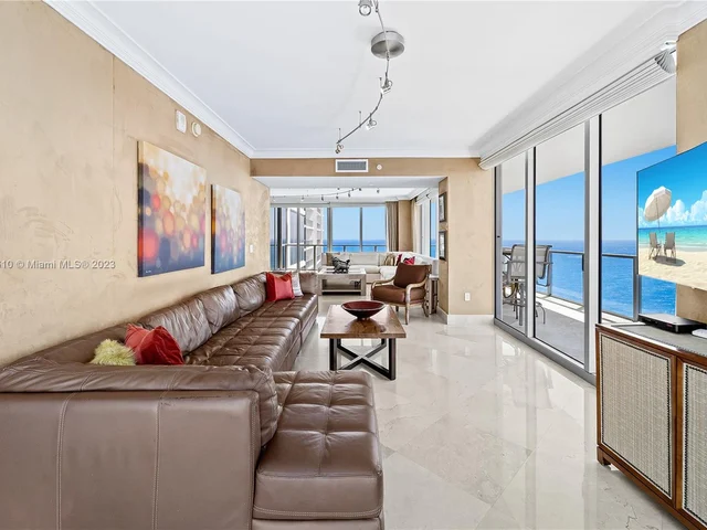 3101 S Ocean Dr # 2702, Hollywood FL 33019