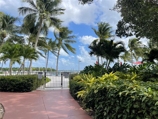 650 NE 64th St # G509, Miami FL 33138