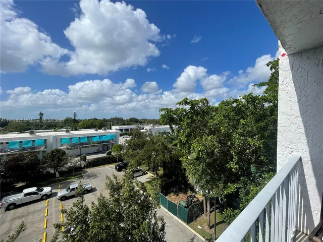 650 NE 64th St # G509, Miami FL 33138