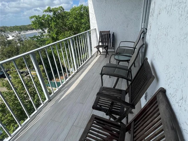 650 NE 64th St # G509, Miami FL 33138