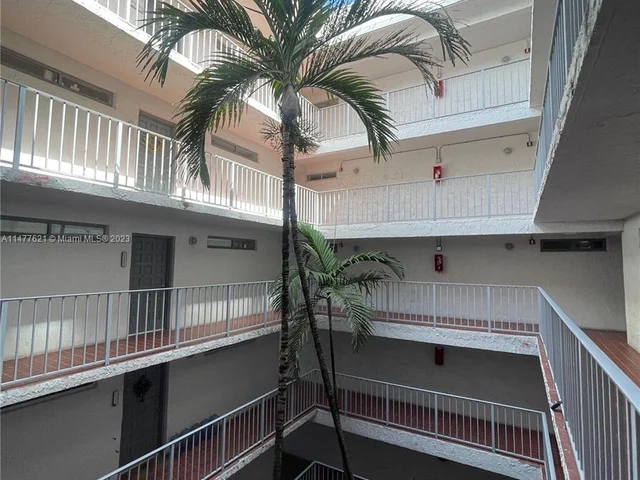 650 NE 64th St # G509, Miami FL 33138