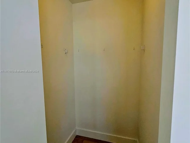 10247 NW 75th Ter, Doral FL 33178