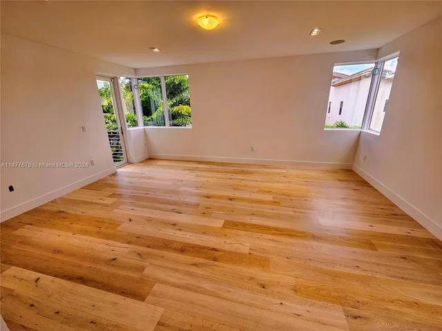 10247 NW 75th Ter, Doral FL 33178