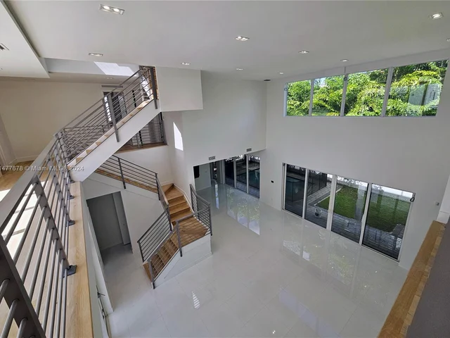 10247 NW 75th Ter, Doral FL 33178