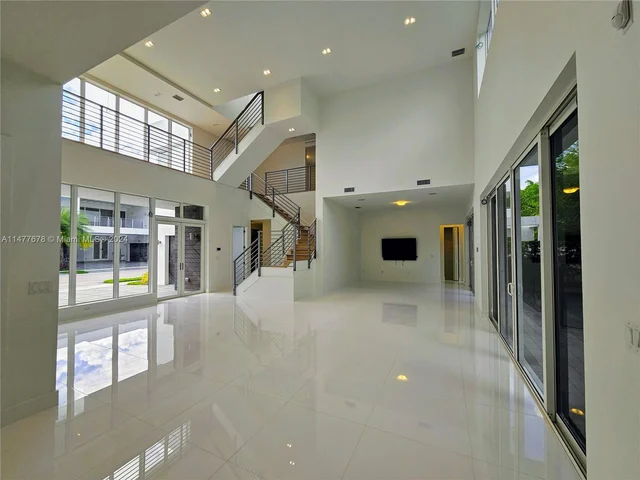 10247 NW 75th Ter, Doral FL 33178