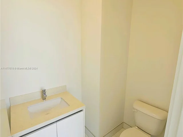 10247 NW 75th Ter, Doral FL 33178