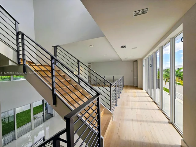 10247 NW 75th Ter, Doral FL 33178