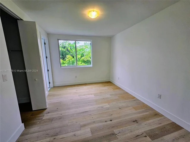 10247 NW 75th Ter, Doral FL 33178