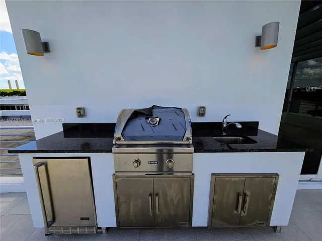 10247 NW 75th Ter, Doral FL 33178