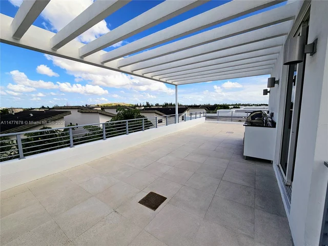 10247 NW 75th Ter, Doral FL 33178