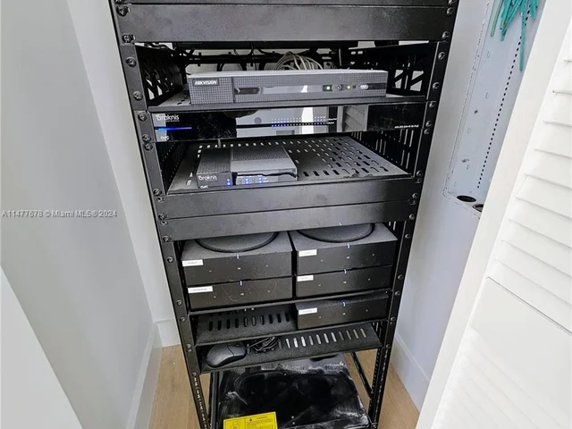 10247 NW 75th Ter, Doral FL 33178