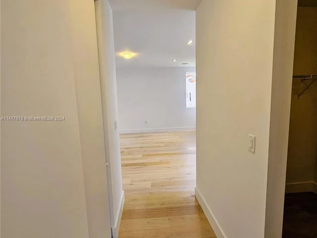 10247 NW 75th Ter, Doral FL 33178