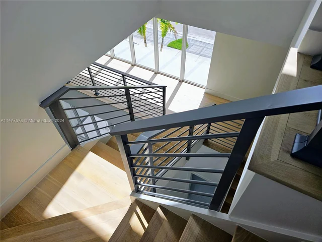 10247 NW 75th Ter, Doral FL 33178