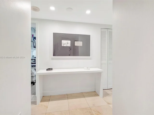 177 Ocean Lane Dr # 1206, Key Biscayne FL 33149