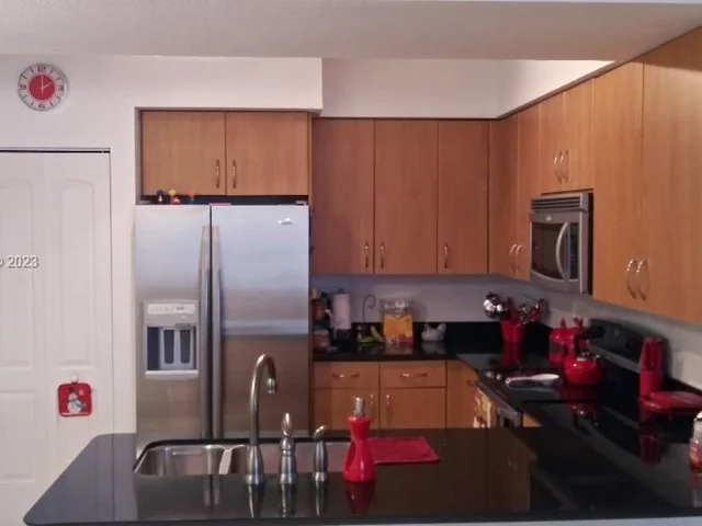 1830 Radius Dr # 320, Hollywood FL 33020